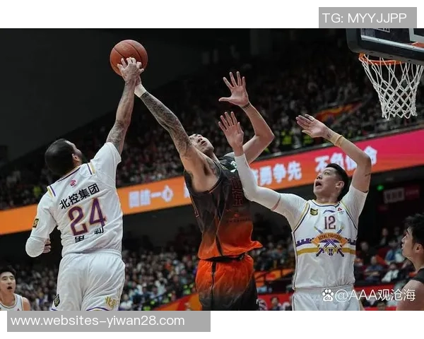 山西队迎战北京北控期待精彩对决双方球员全力以赴争夺胜利荣耀